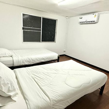 Adora Hostel 清邁 外观 照片