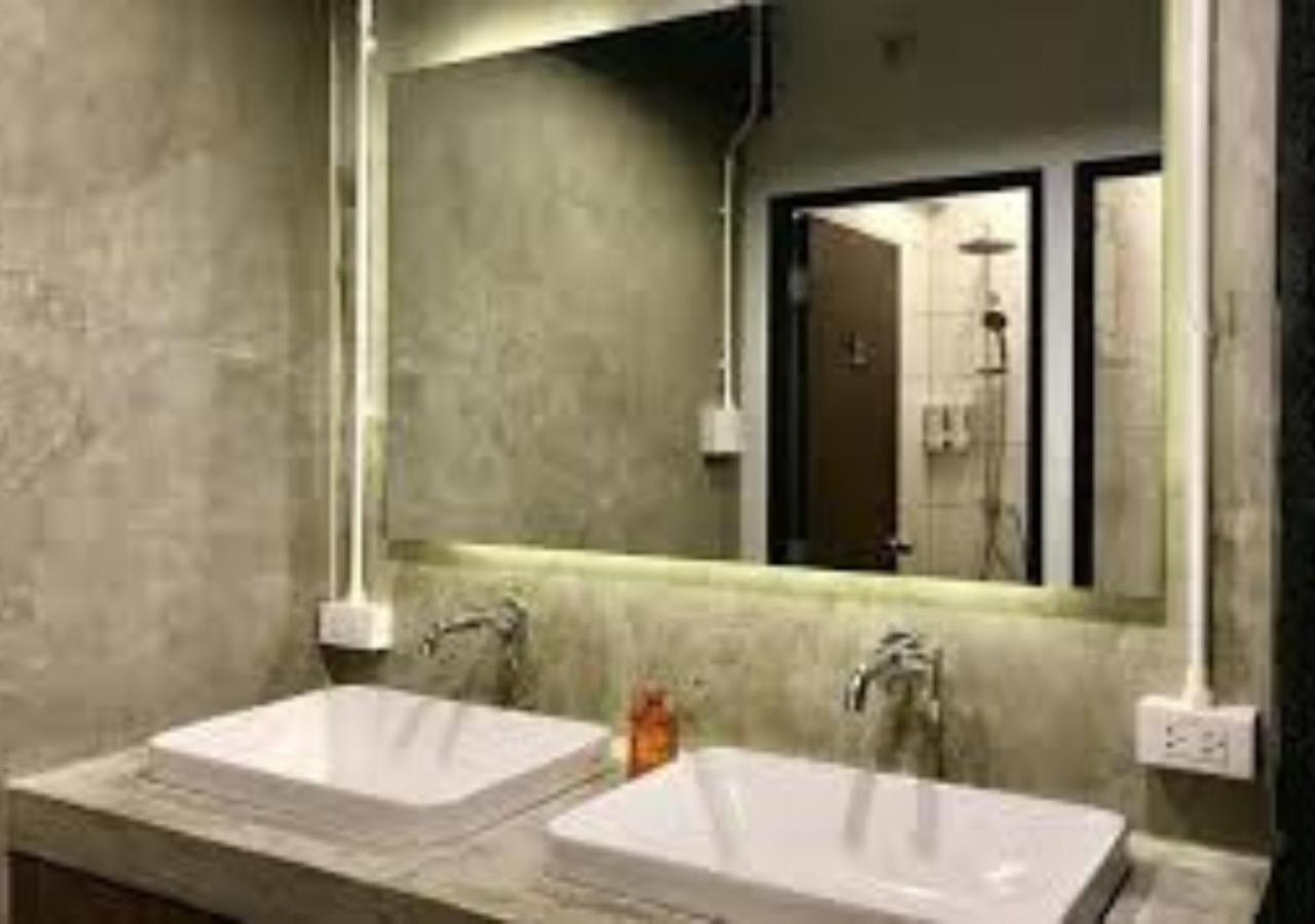 Adora Hostel 清邁 外观 照片